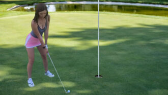 Daily-Life-of-Professional-Golfer