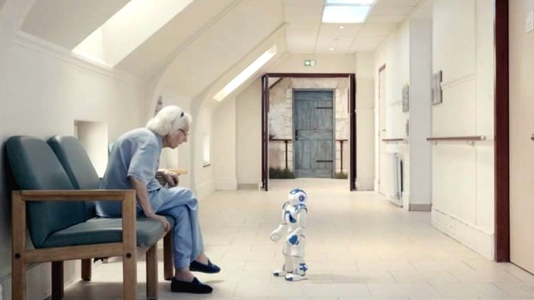 Smart Gadgets and Tech to Consider for Senior Home Care